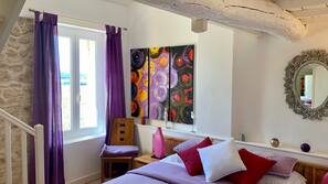 Décoration personnalisée, ameublement personnalisé, draps fournis