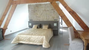 2 bedrooms, premium bedding, free cots/infant beds, free WiFi