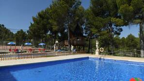 Seasonal outdoor pool