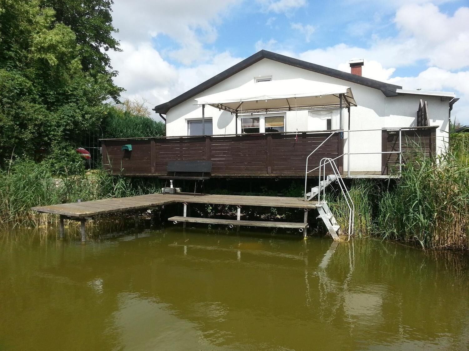 Direct sea Location With Boat, Pets Welcome, sun Terrace, Non-smokers in Neukloster in Neukloster, Germany