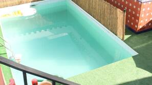 Piscine extérieure (ouverte en saison)