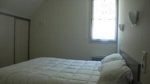 2 chambres, fer et planche à repasser, lits bébé (gratuits)