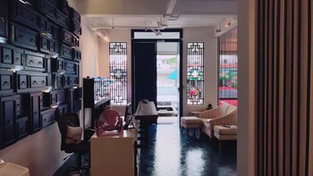 白墙波希特尔青年旅舍