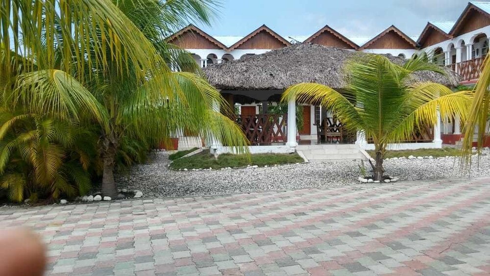 Le Boucanier Beach and Resort, Léogâne Room Prices & Reviews Travelocity