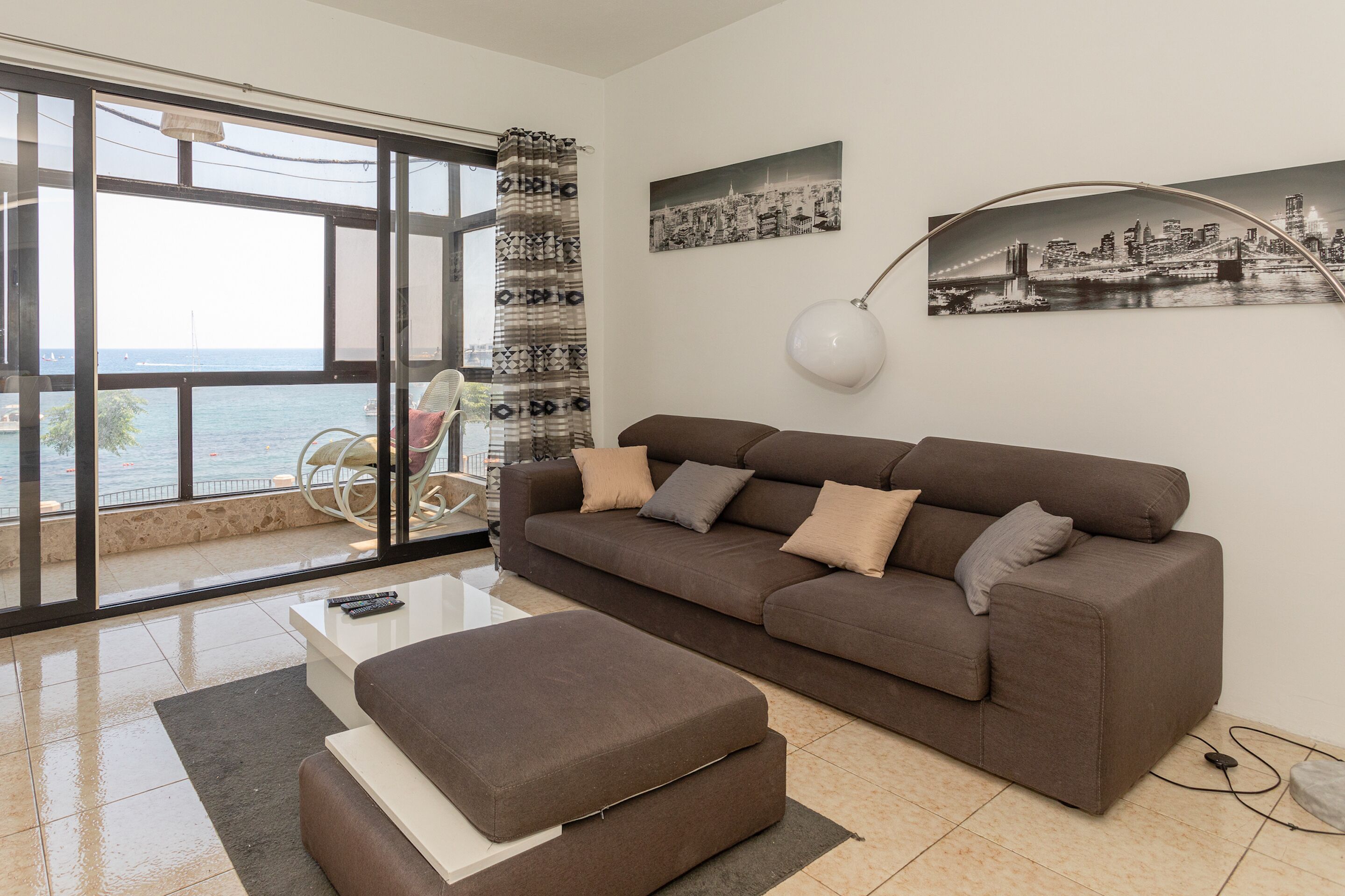 Saint Julian's - Spinola Bay Apartment in St. Julian's in Saint Julianʼs, Malta