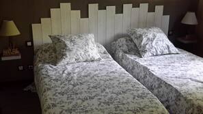 2 chambres, fer et planche à repasser, Wi-Fi gratuit