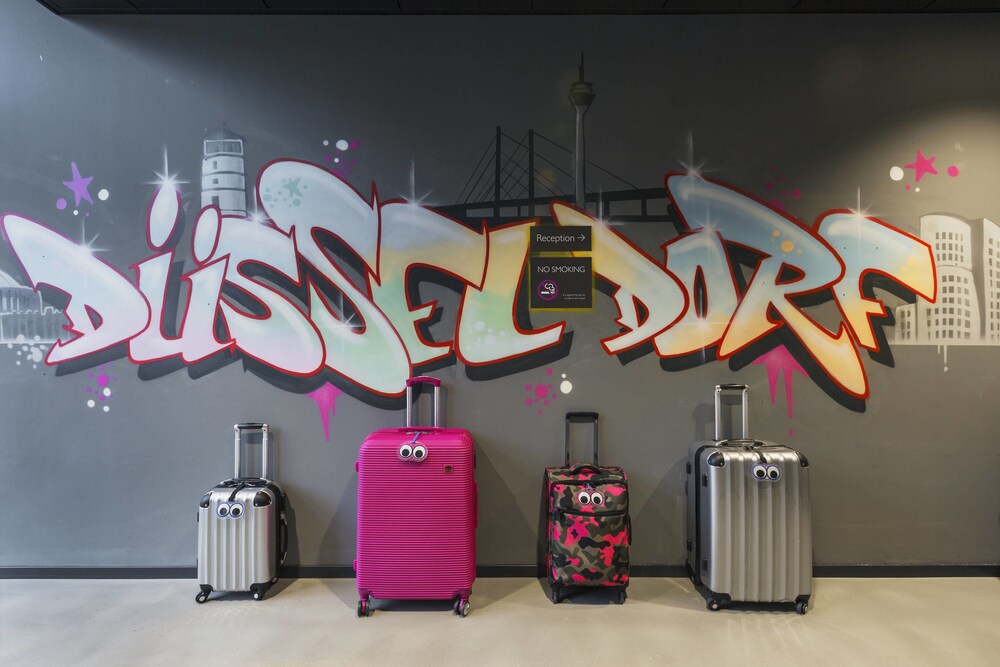 Moxy Duesseldorf South In Dusseldorf Hotel Rates Reviews On Orbitz