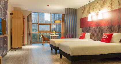 ibis Luoyang Baolong Square Hotel