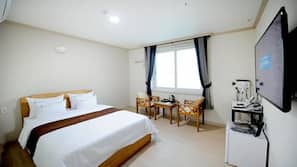 Hypo-allergenic bedding, down comforters, blackout drapes, free WiFi