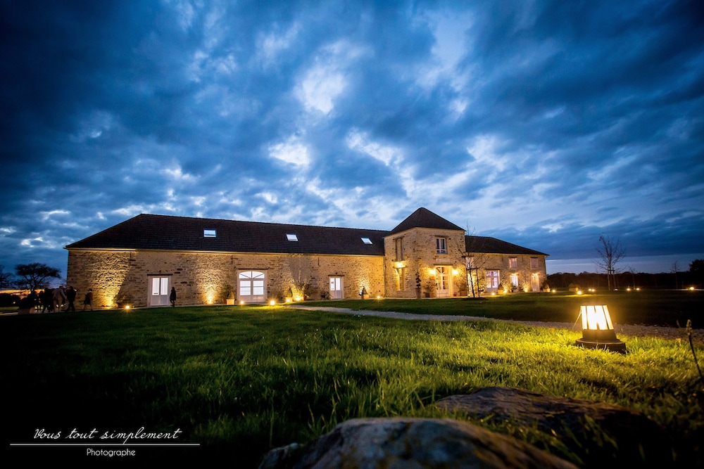 Nomade Lodge - Bed & Breakfast in La Chapelle-Gauthier, France