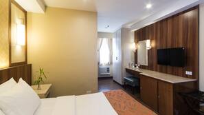 Minibar, desk, free WiFi, linens