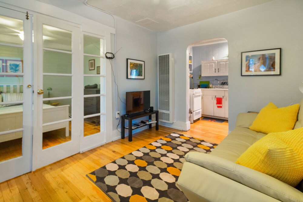 Another Gem Of Unm And Nob Hill In Albuquerque Hotel Rates