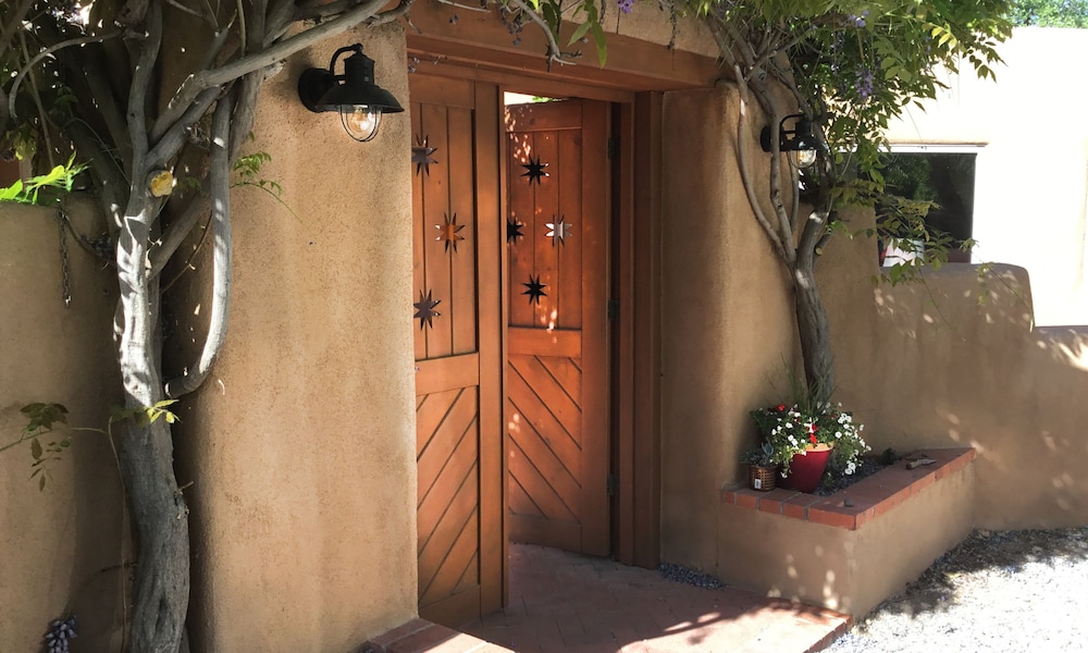 Morning Star Bed & Breakfast of Corrales in Albuquerque Best Rates