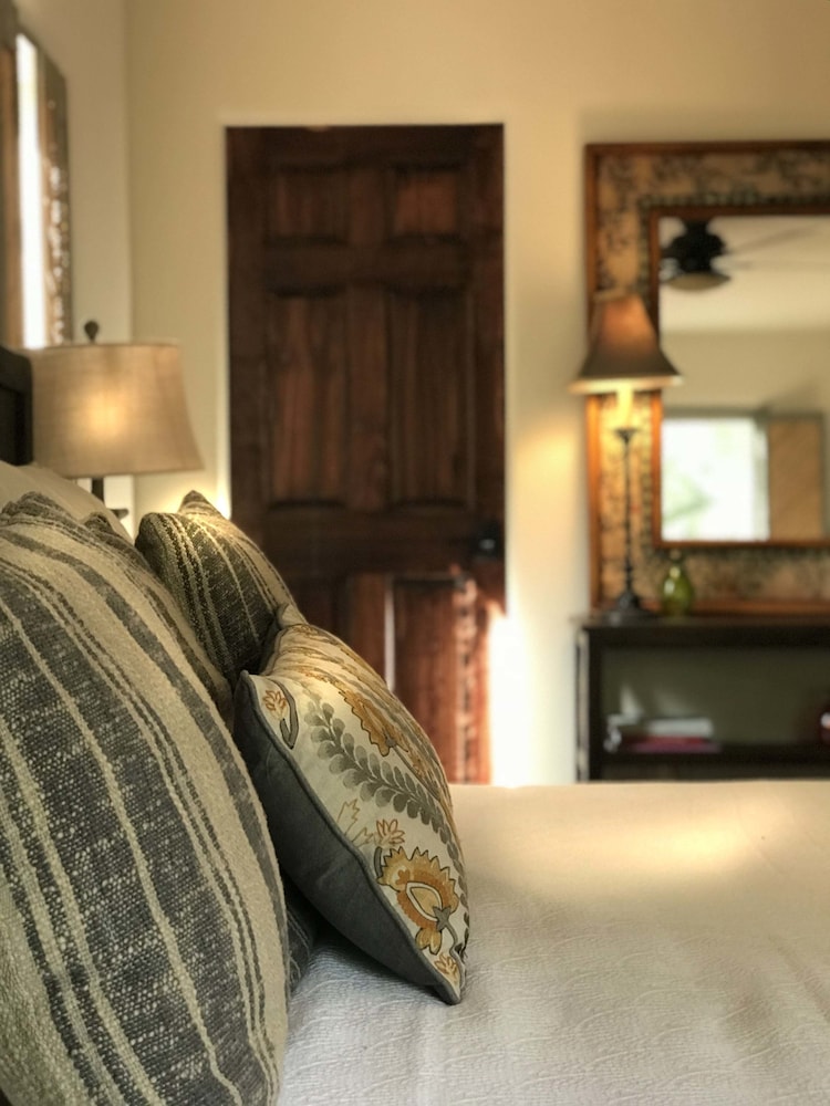 Morning Star Bed & Breakfast of Corrales in Albuquerque Best Rates