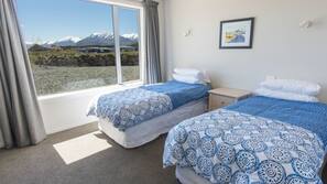 4 bedrooms, iron/ironing board, free WiFi, linens