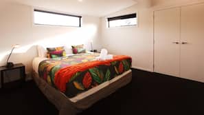 Iron/ironing board, free WiFi, linens