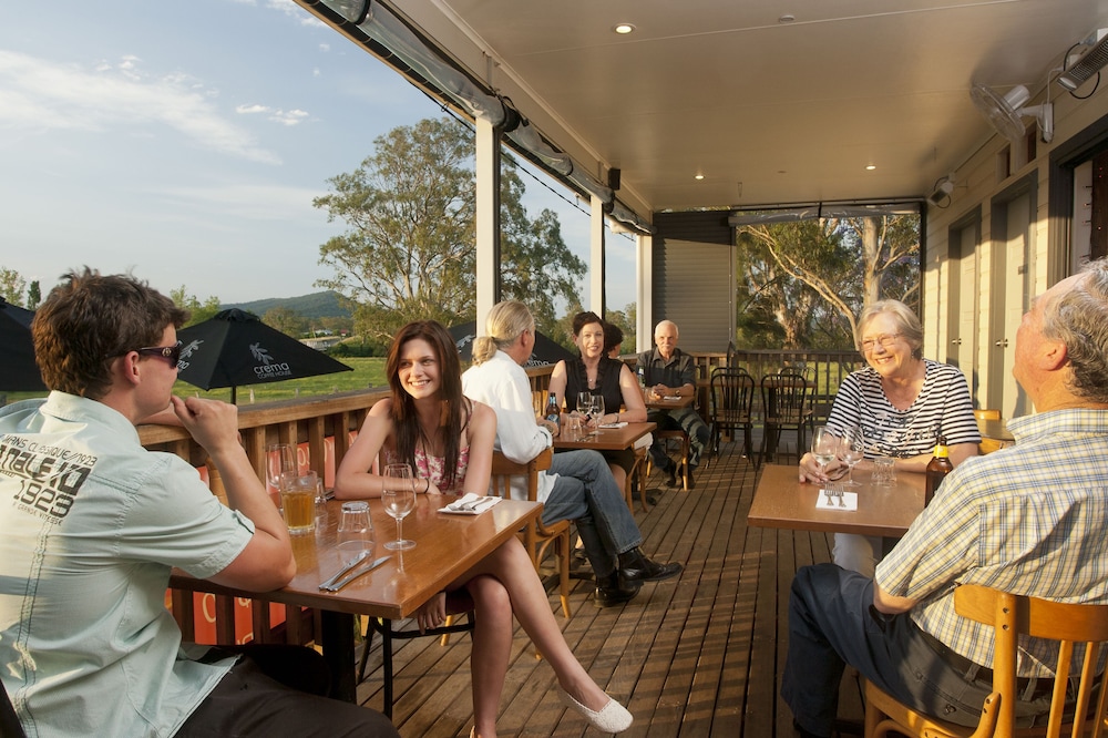 Vacy Village Motel