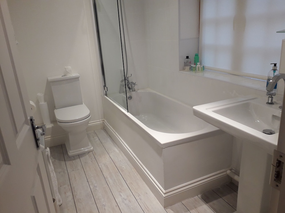 Moaps Farm Bed and Breakfast in Haywards Heath Best Rates & Deals on