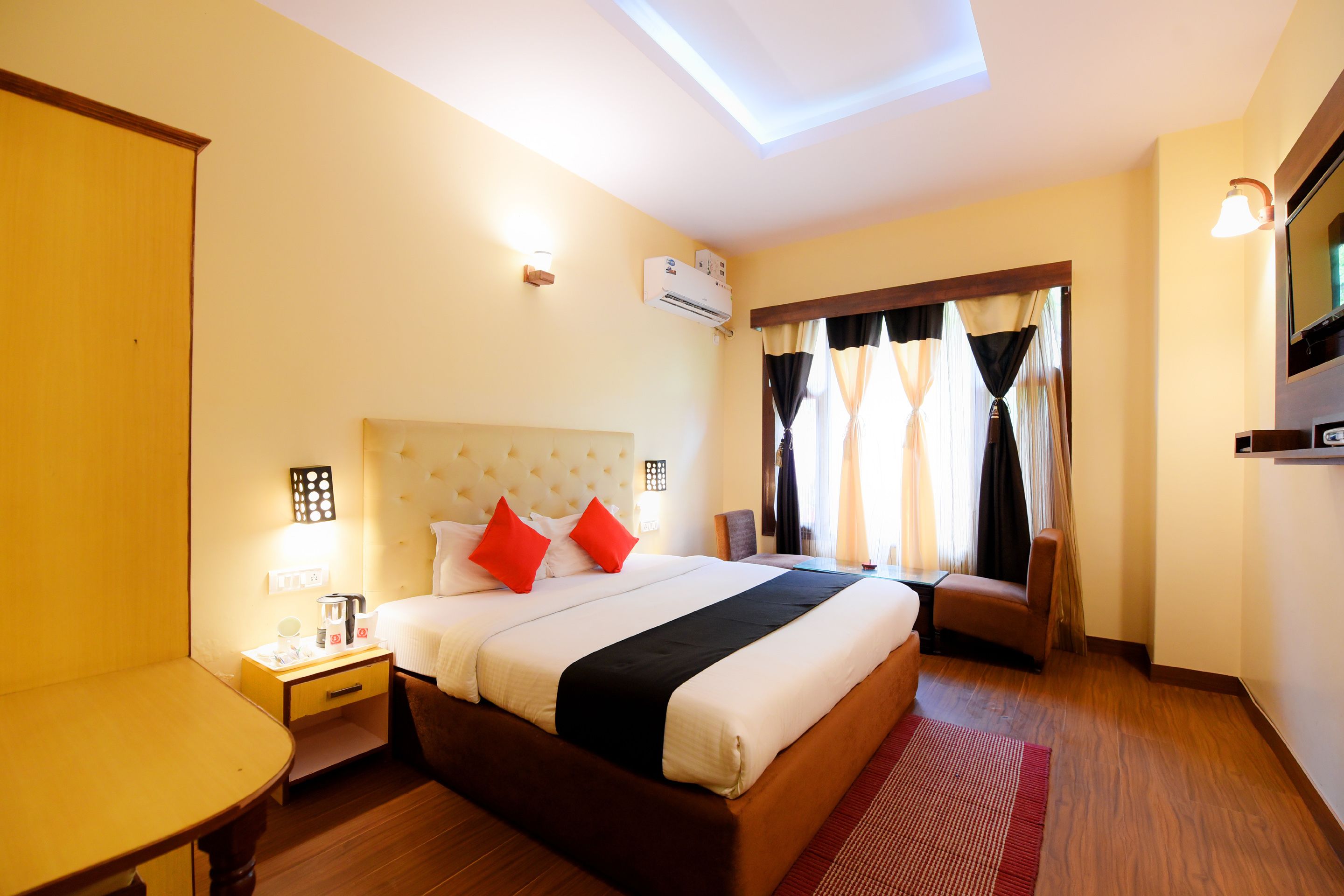 Capital O 1608 Hotel The Grand Welcome 21 Room Prices Deals Reviews Expedia Com