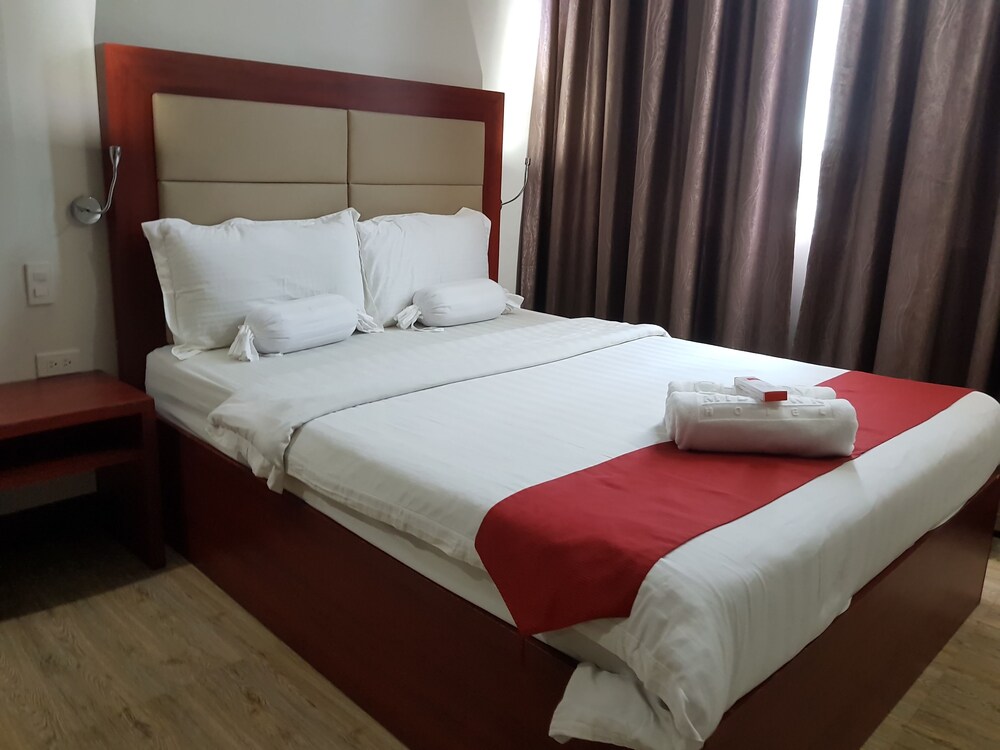 Cherry Midtown Hotel In Olongapo Hotel Rates Reviews On - 