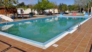 Piscine extérieure (ouverte en saison)