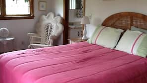 3 bedrooms, iron/ironing board, Internet, bed sheets