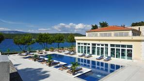 Seasonal outdoor pool