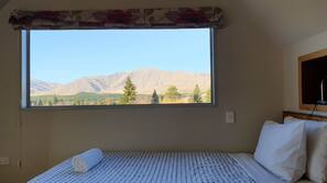 3 bedrooms, iron/ironing board, linens