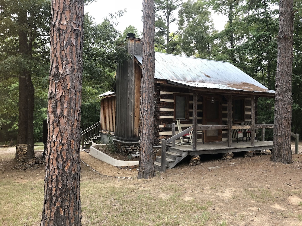 Primary image, Log Cabin in Woods W/Trail & Scavenger Hunt Wood Fireplace, Lindale Canton Tyler