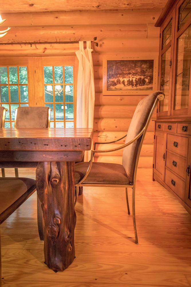 Dancing Bear LodgeLog Cabin Getaway in Fort Calhoun Best Rates