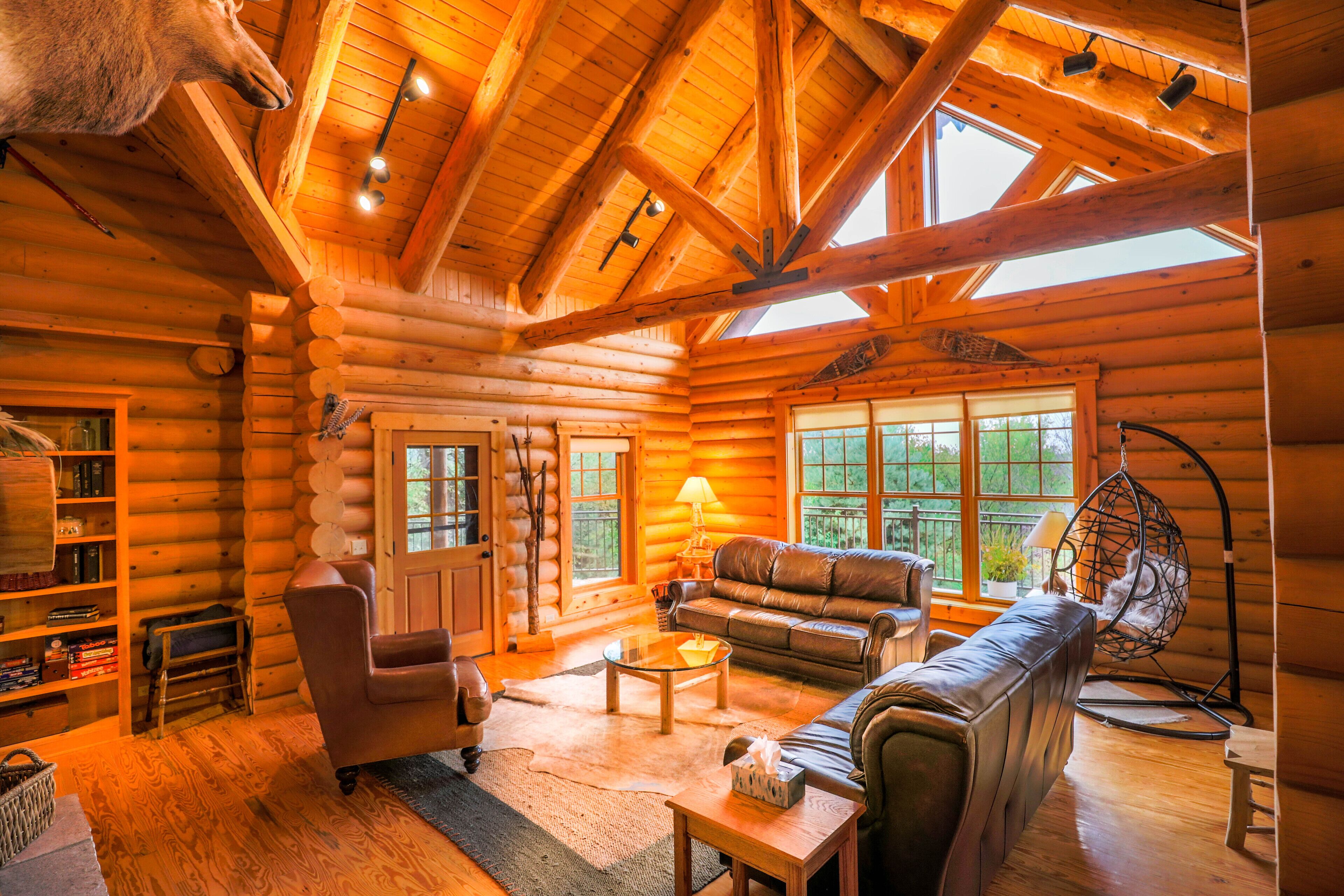 Dancing Bear Lodge Luxury Log Cabin Getaway In Omaha Ne Expedia