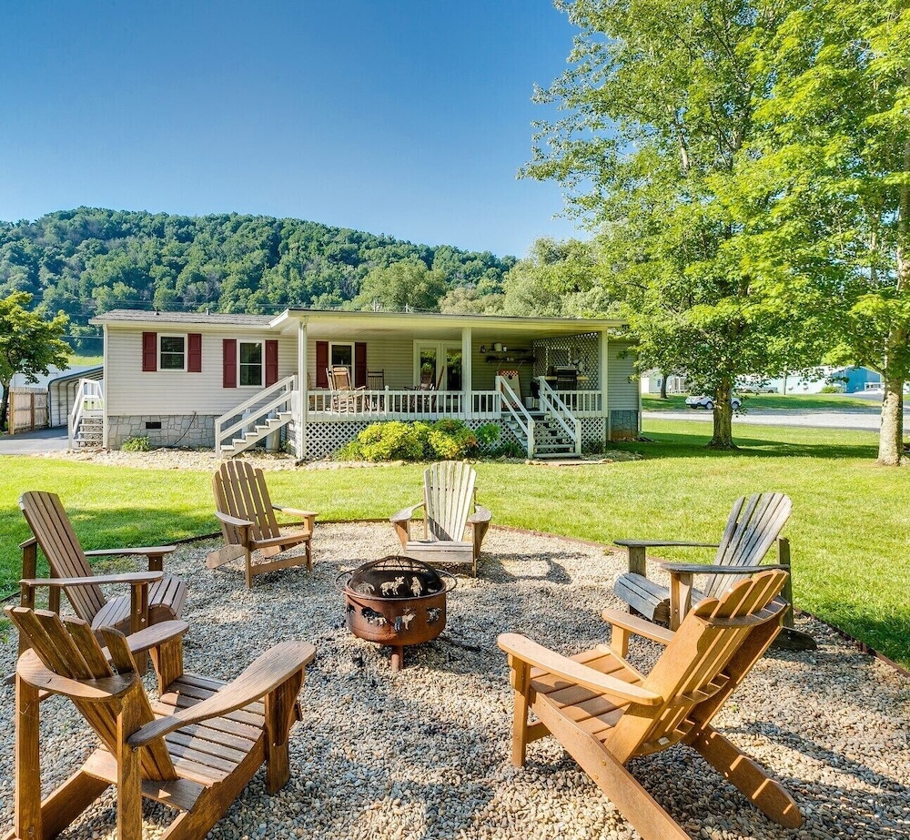 Every Fisherman's Dream! Located on the beautiful Watauga River!