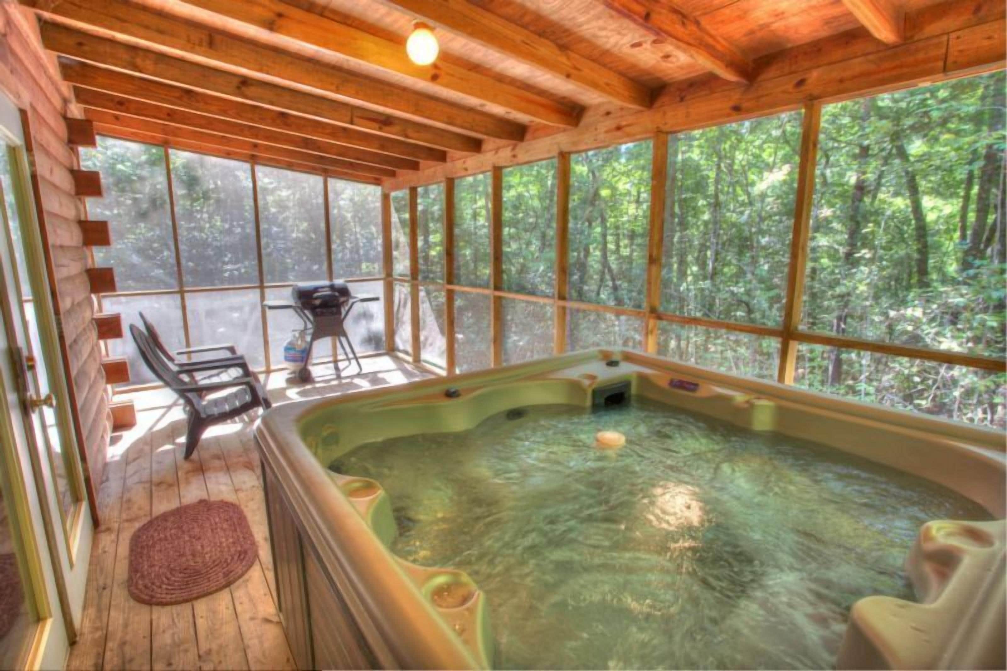 1 Bedroom Cabin in Sautee Nacoochee (12 Heavenly Ridge Rd) in Helen, United States