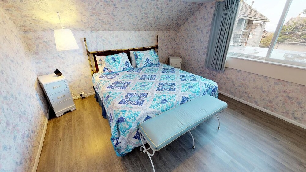 Woodley Beach House 2 Bedrooms 2 Bathrooms Home Gleneden