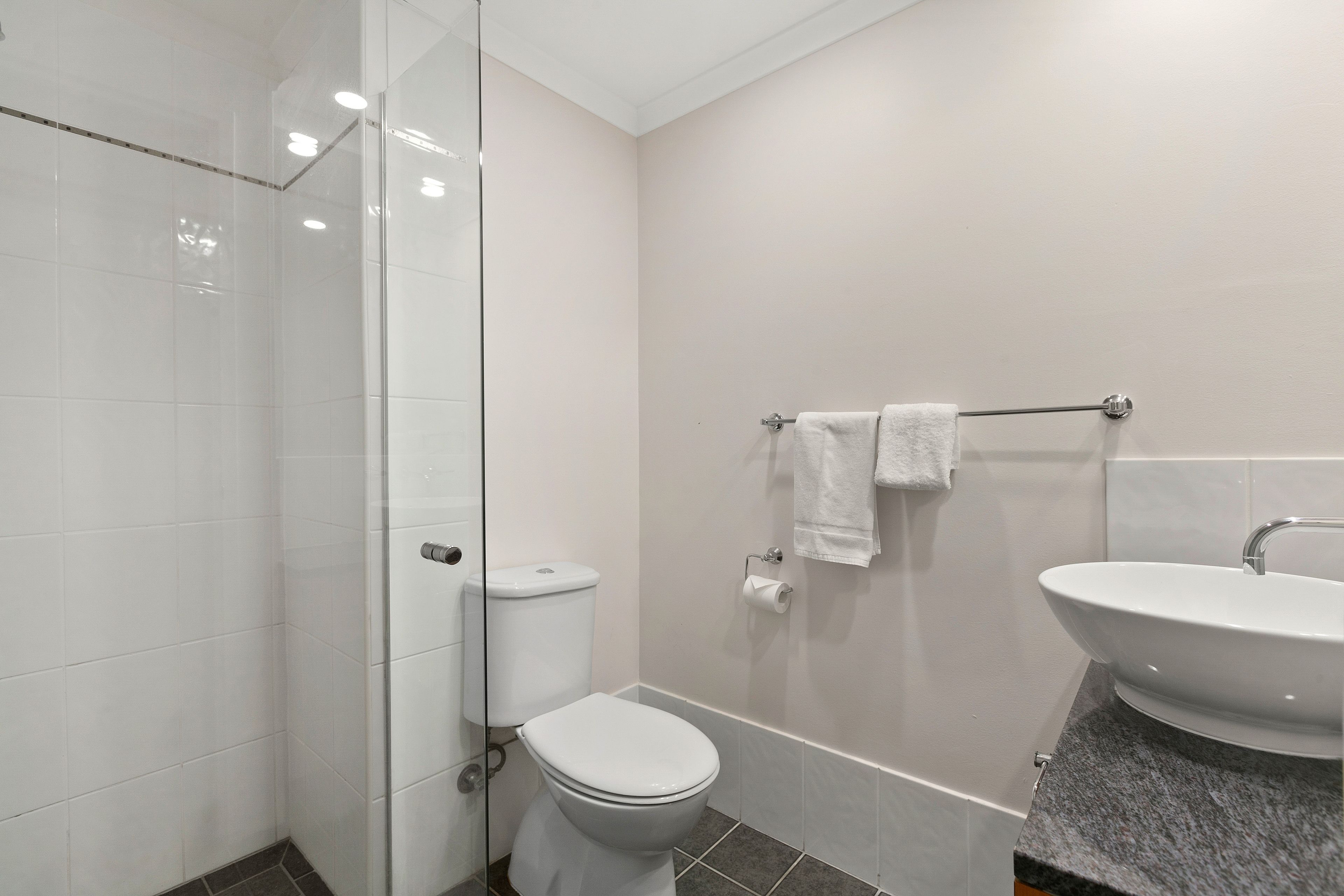 Beachfront Apt. In Alamanda Beachfront Resort (25)