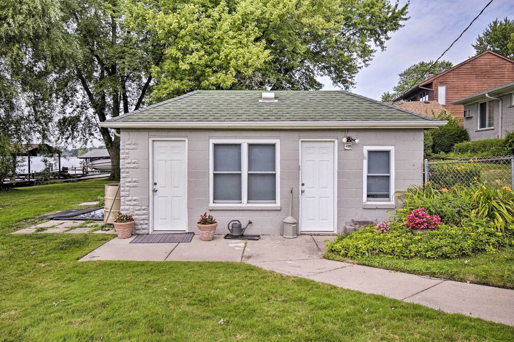 Updated Lake St. Clair Cottage w/ Shared Amenities, Ira Township, MI