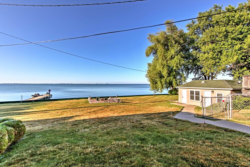 Updated Lake St. Clair Cottage w/ Shared Amenities, Fair Haven Room