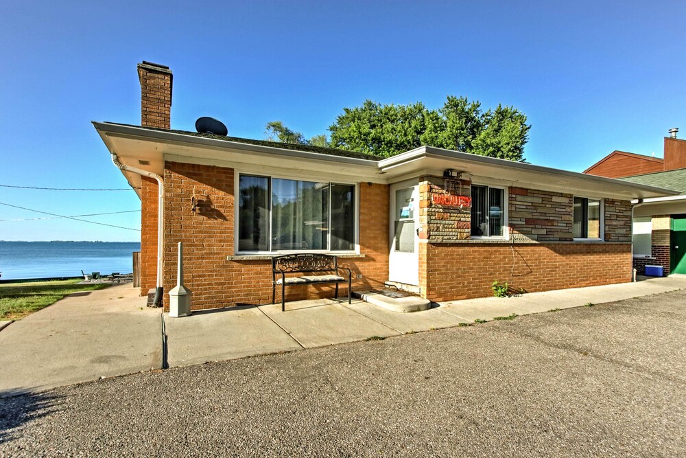 Updated Lake St. Clair Cottage w/ Shared Amenities, Ira Township, MI