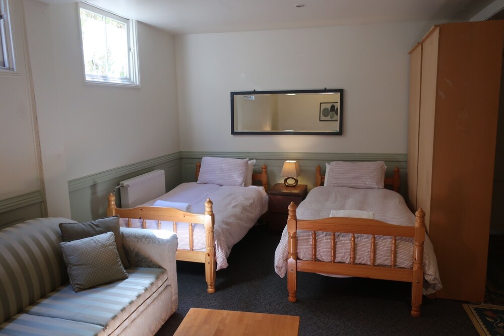 Glenella Guesthouse