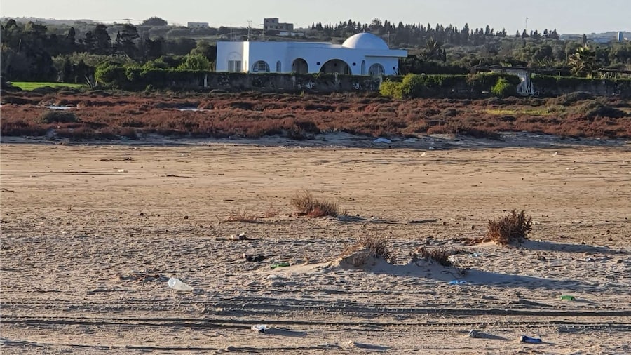 Yasmine Dar Oufa Beach