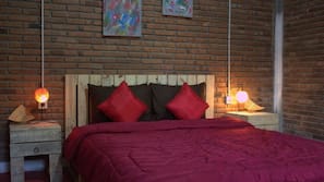 Desk, iron/ironing board, free WiFi, linens
