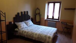 Matelas mémoire de forme, bureau, rideaux occultants