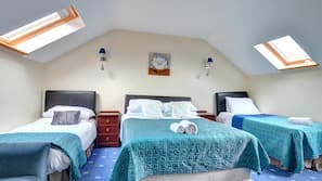 3 bedrooms, desk