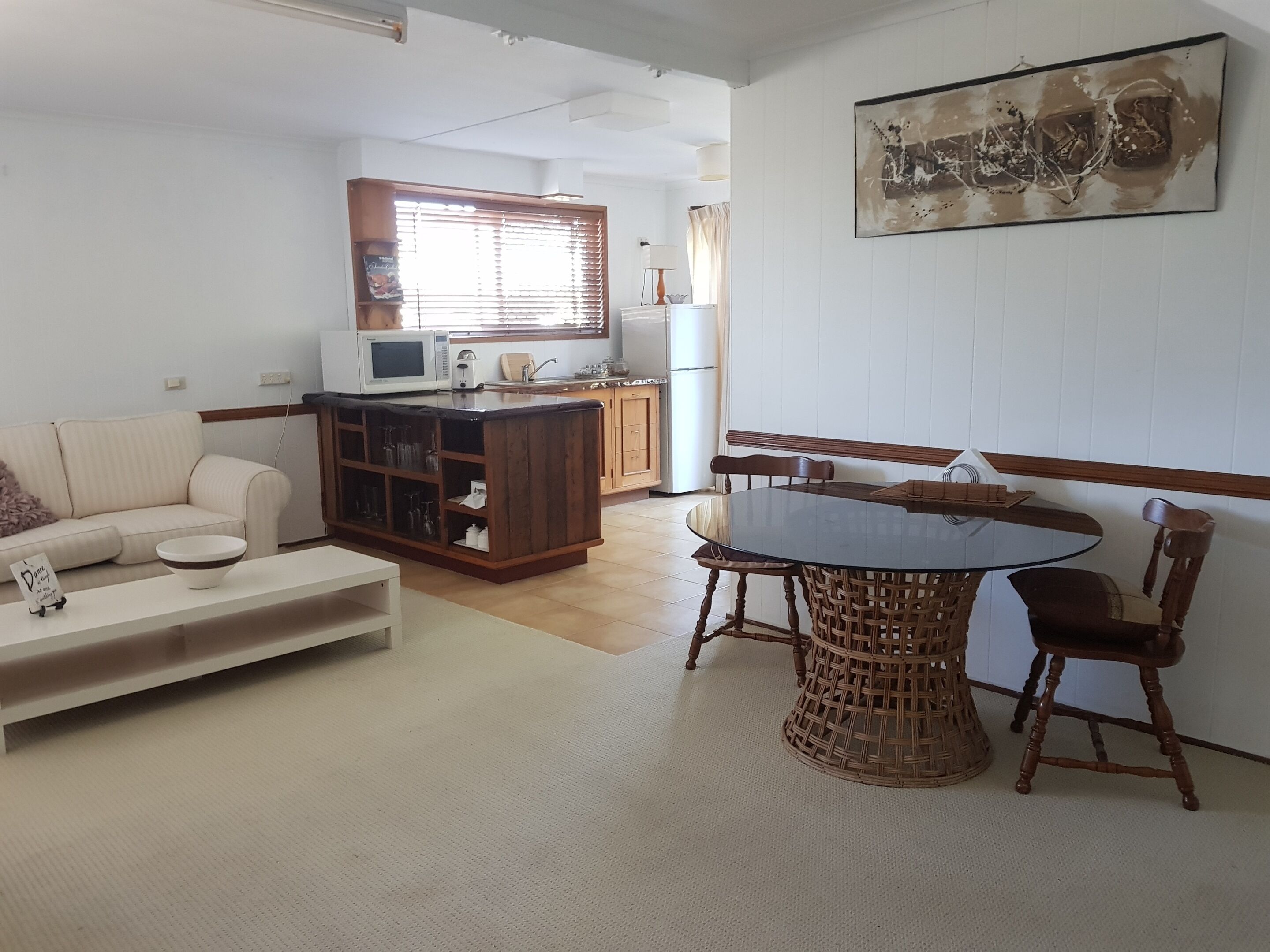 Private Self Contained air Conditioned bed Sitter - Bed and Breakfast