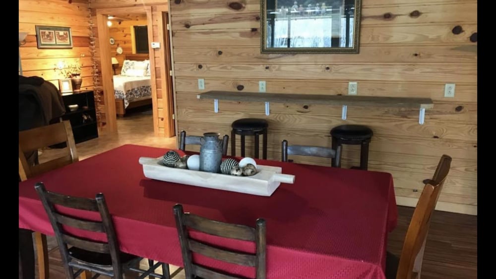 A Beautiful Cabin On Little Missouri River! New lower rates added