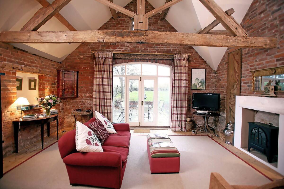 Beautifully Converted 19th Century Coach House With Stunning Ground Floor Accommodation In Bridgnorth Expedia