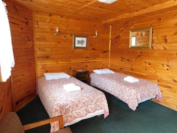 Pine Crest Motel And Cabins Barton 2020 Room Prices Reviews