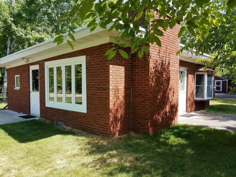 Family Friendly Updated Home In Idlewild Peninsula Door