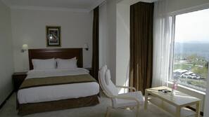 In-room safe, desk, blackout drapes, soundproofing