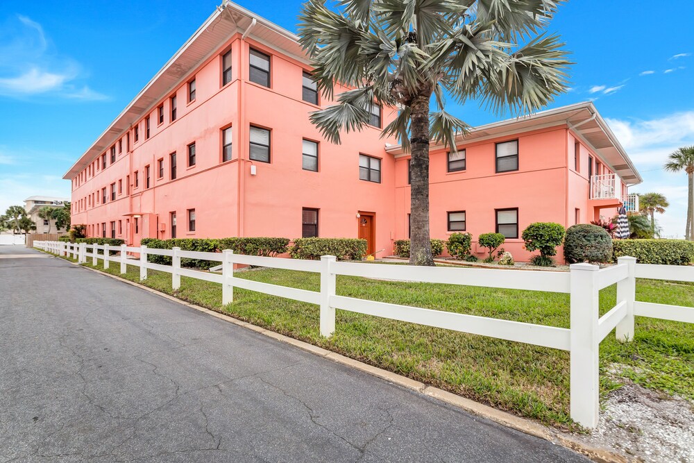 Gulf Winds 801 Studio